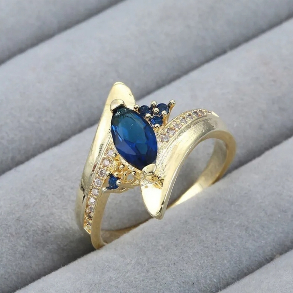 Woman Elegant Gold plated stone crystal Wedding Promise Ring